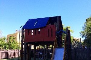 Parc Estienne D'orves aire de jeu pour les petits