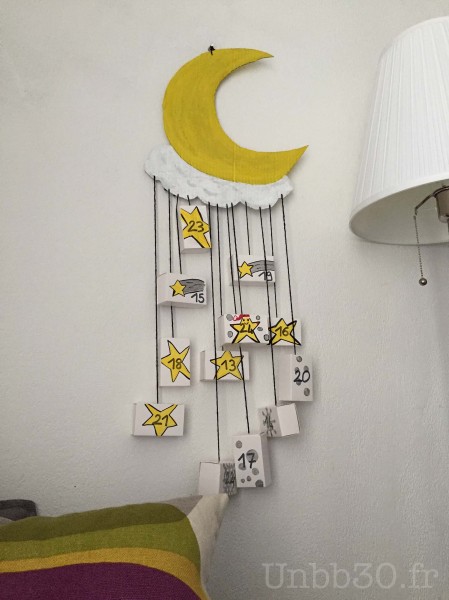 calendrier de l'avent réversible en forme de lune