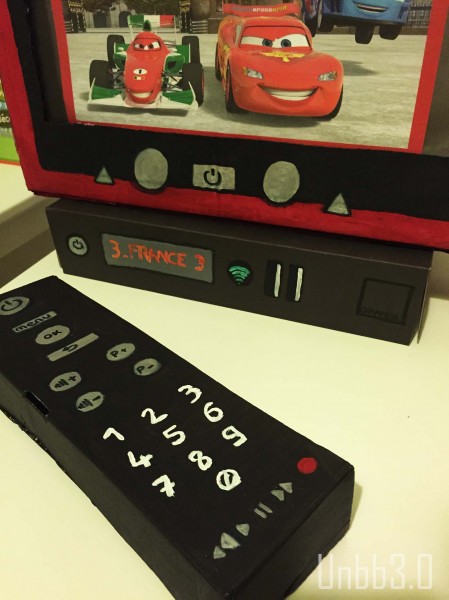 télé box et telecommande en carton