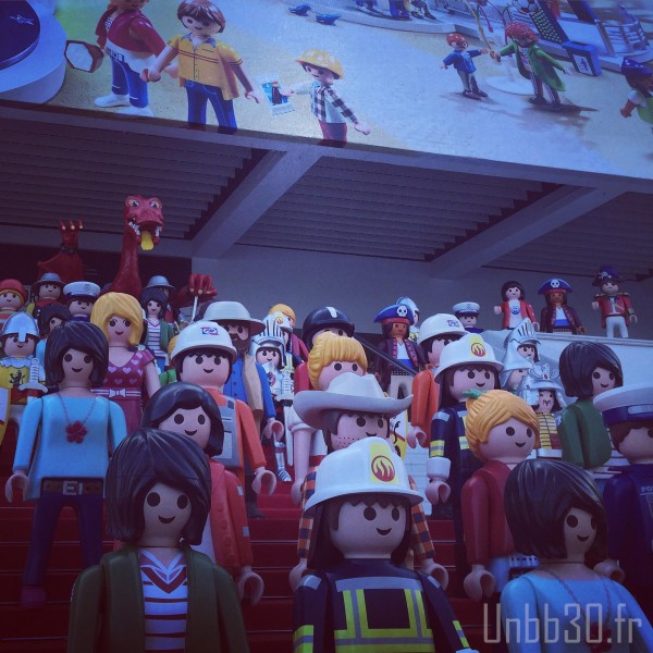 Playmobil Géants devant le palais des festival