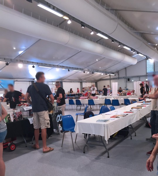 Bédécibels exposants bouquins