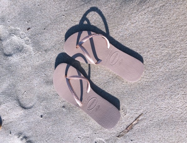 havaianas gold rose